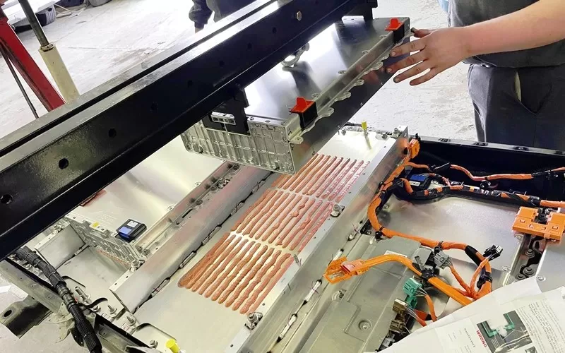 Enhancing Industrial EV Battery Performance with Thermal Conductivity Gel