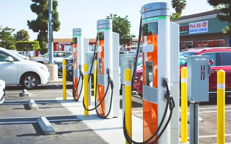 Focus on Engineering Solutions for Heat Dissipation Materials for Electric Vehicles