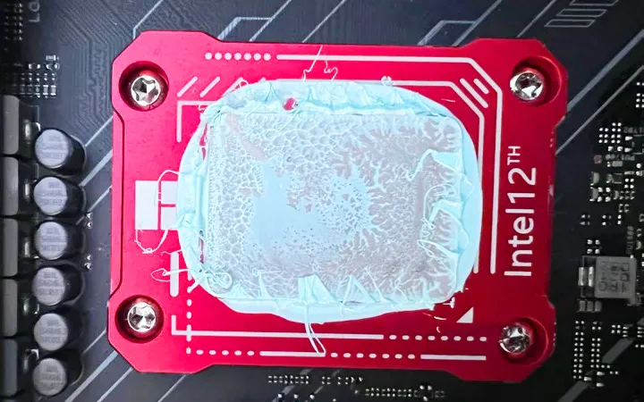 Thermal Silicone Grease or Thermal Silicone Pad: Which Provides Better Heat Transfer?