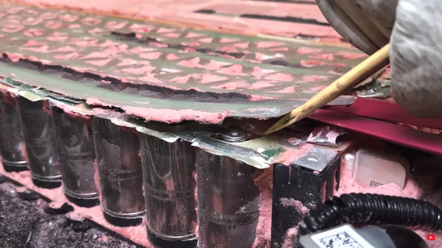 Which Thermal Interface Material for Lightweight Battery Packs?